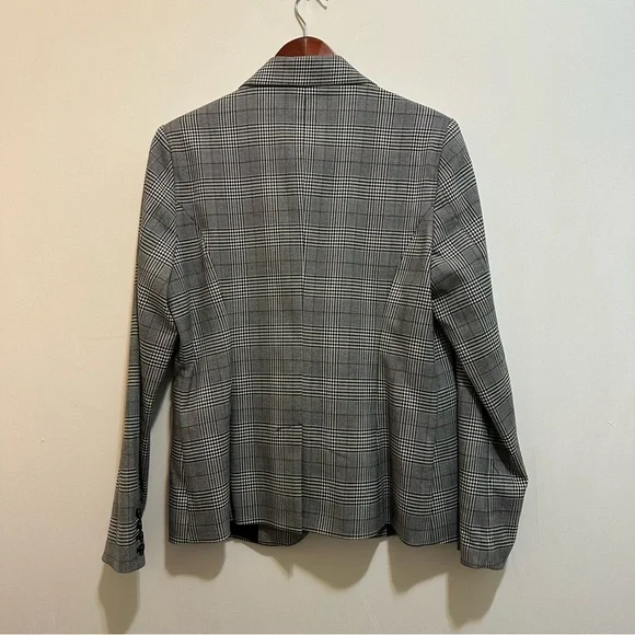 Amanda & Chelsea Gray Plaid Blazer - Picture 2 of 10